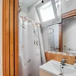Appartement 2 Bedroom Beautiful In