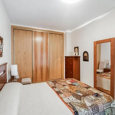 Apartment 2 Bedroom Beautiful In *